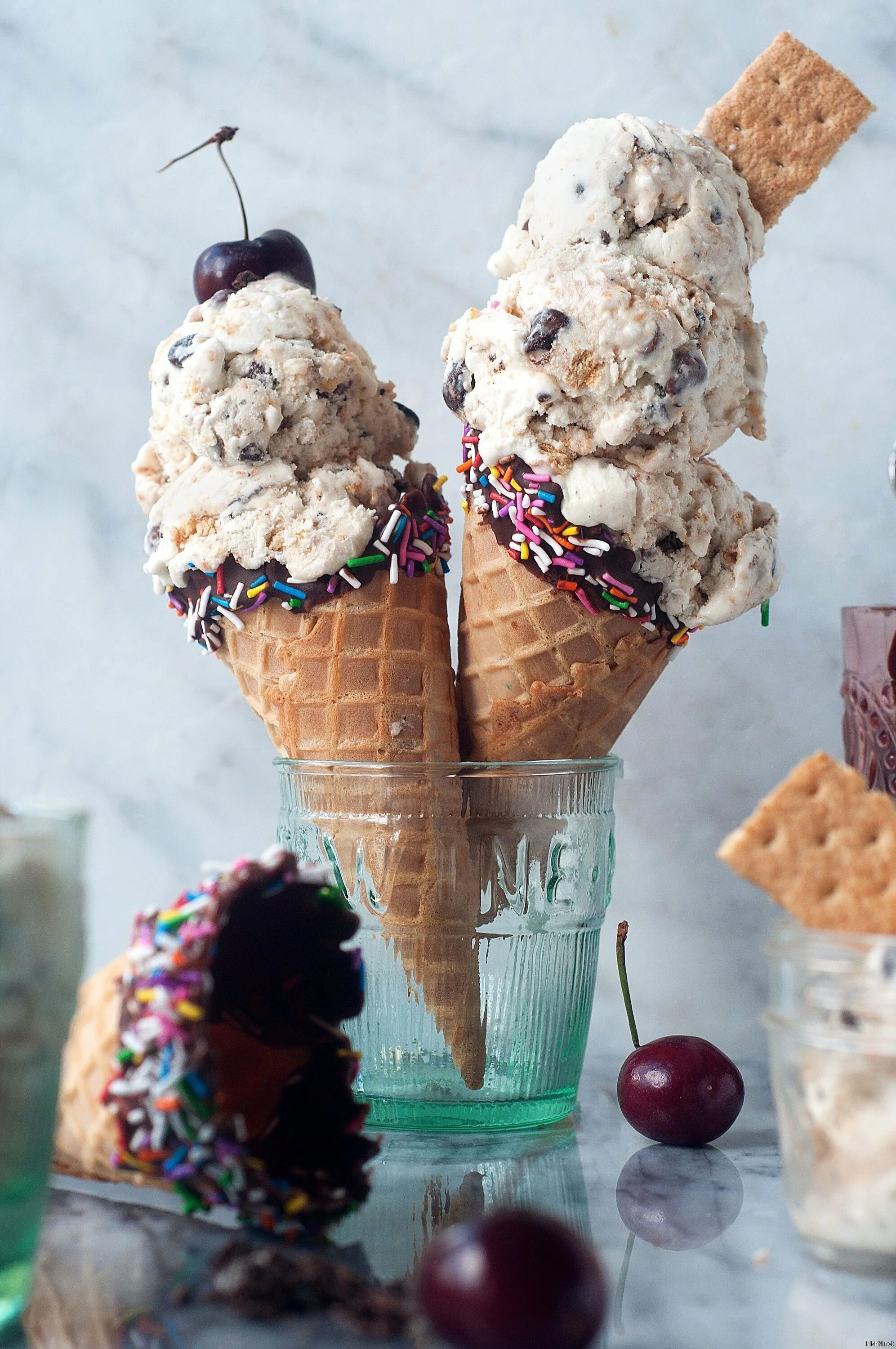 Мороженка на двоих. Мороженое. Красивое мороженое. Десерты в вафельных рожках. Мороженое в вафельном hj;rtpng.