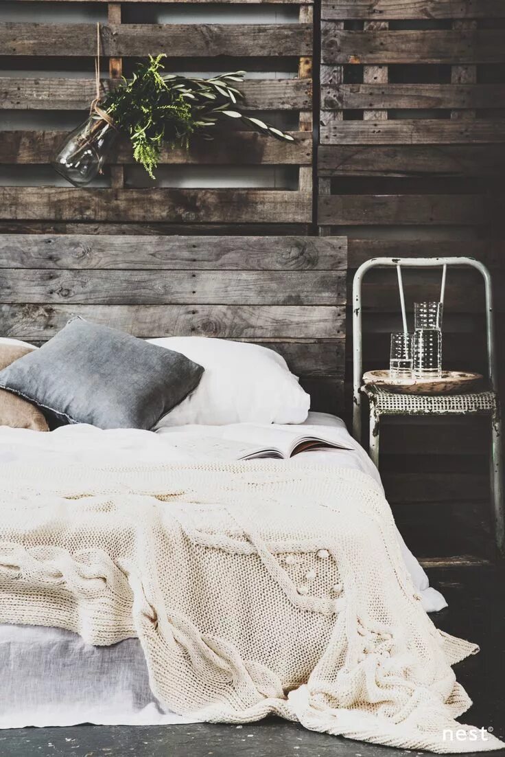 Weather beds. Плед в стиле лофт. Изголовье кровати ротанг. Двуспальная кровать из ротанга. Bed weather.