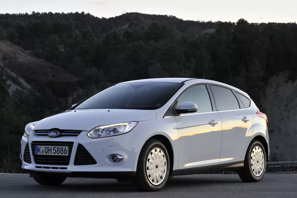 Купить форд свердловская область. Ford Focus 1.6. Ford Focus 2011. Форд фокус 6. Форд фокус 3 1.6 105.