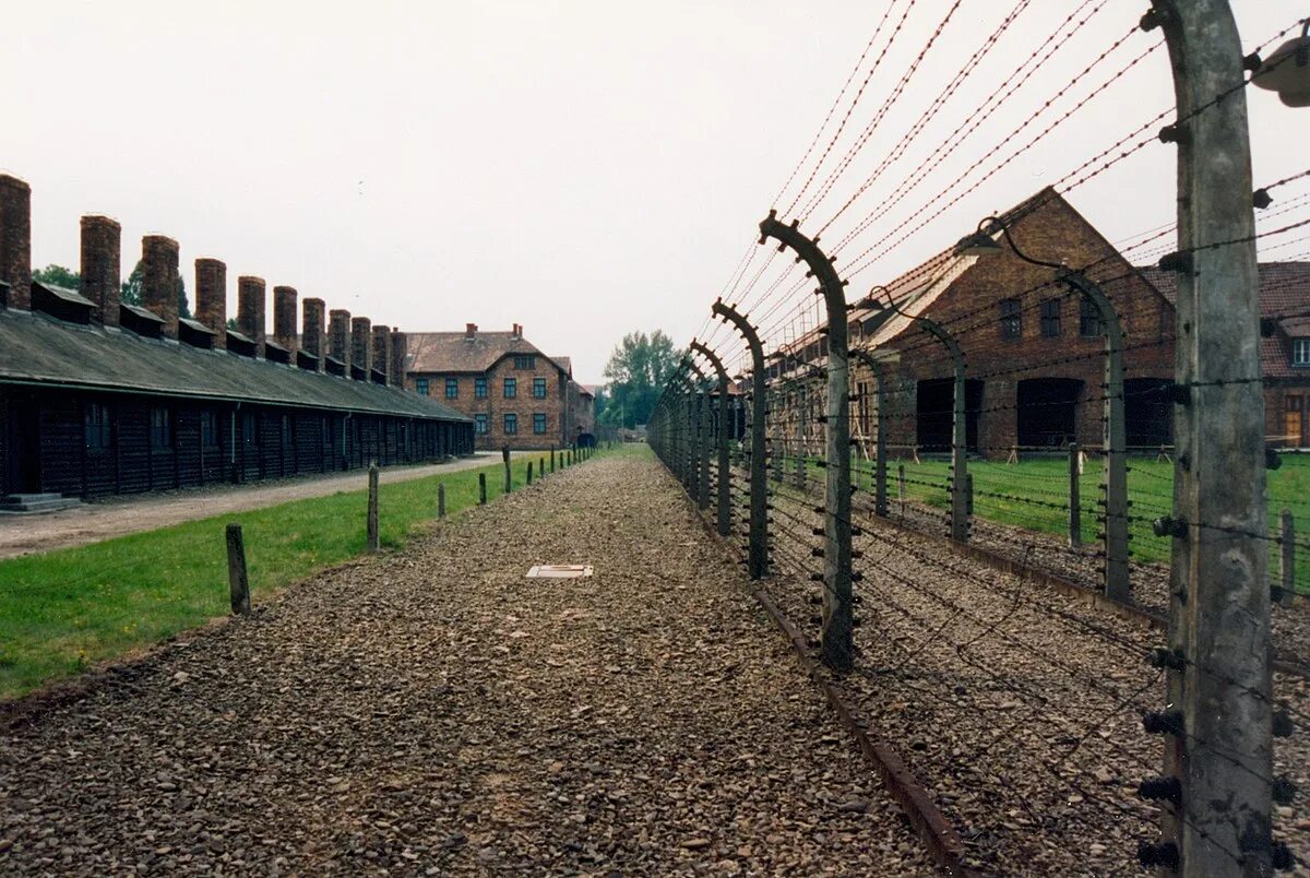 Concentration camp. Концентрационный лагерь Аушвиц. Равенсбрюк концентрационный лагерь. Концентрационный лагерь Освенцим (Auschwitz concentration Camp), Польша. Зонненбург (концентрационный лагерь).