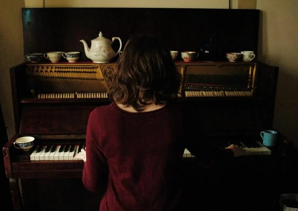Фортепиано(ex/NM). Девушка фортепиано tumblr. Jazz aesthetic Piano. Playing Piano aesthetic. Sister play piano
