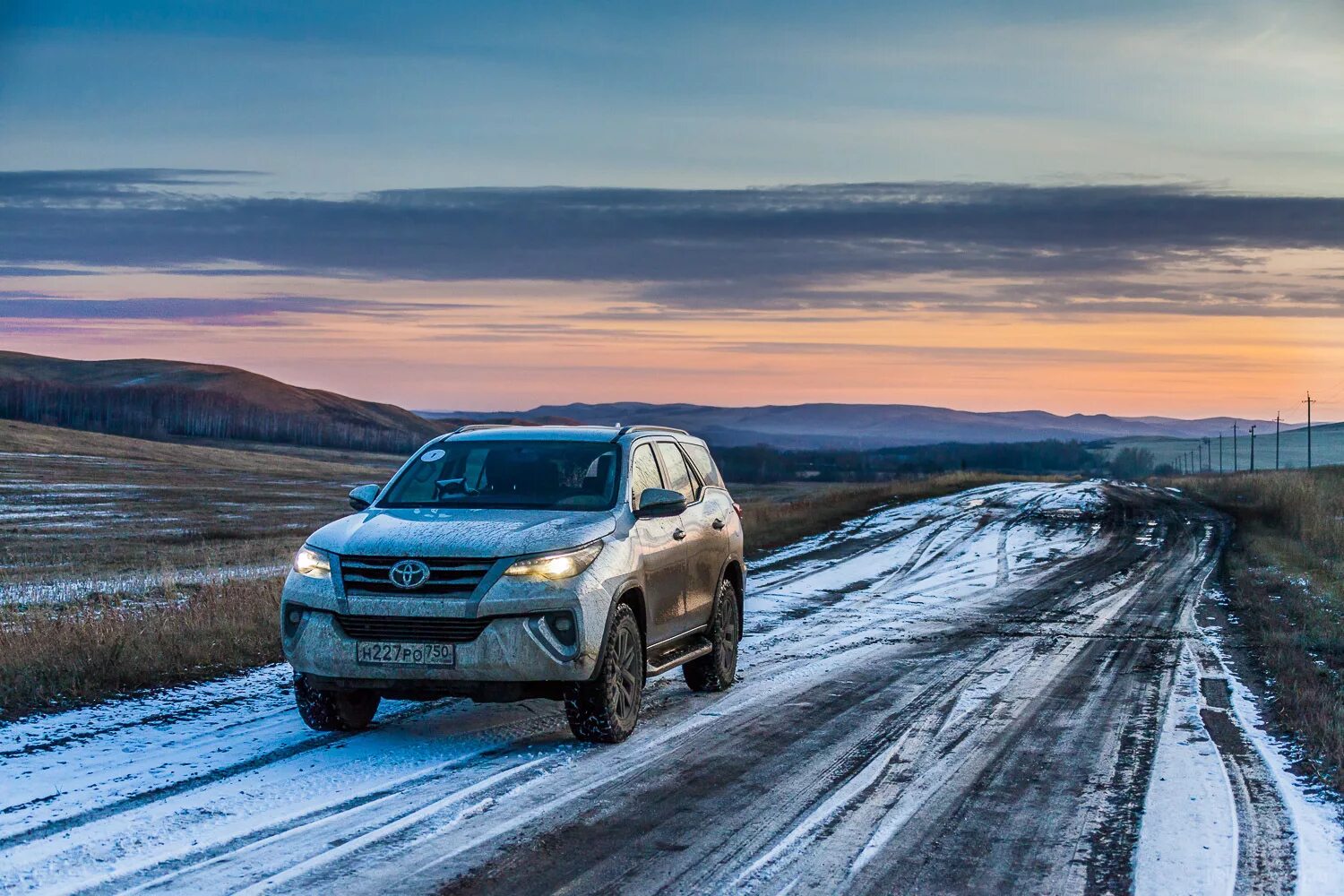 Toyota Fortuner 2020. Тойота фортунер тест драйв. Toyota Fortuner 2022 Offroad. Toyota Fortuner Arctic Trucks. Рав 4 4 поколение полный привод