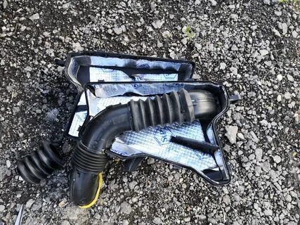 Патрубок резонатора воздушного фильтра