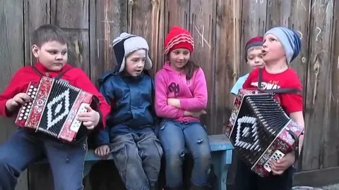 Ролик поющих детей