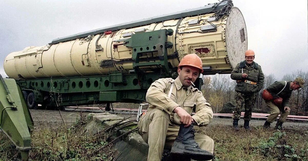 Передать украине ядерное. Ядерное вооружение Украины. Атомное оружие Украины. Ядерный боеприпас Украины. Ядерная боеголовка Украины.
