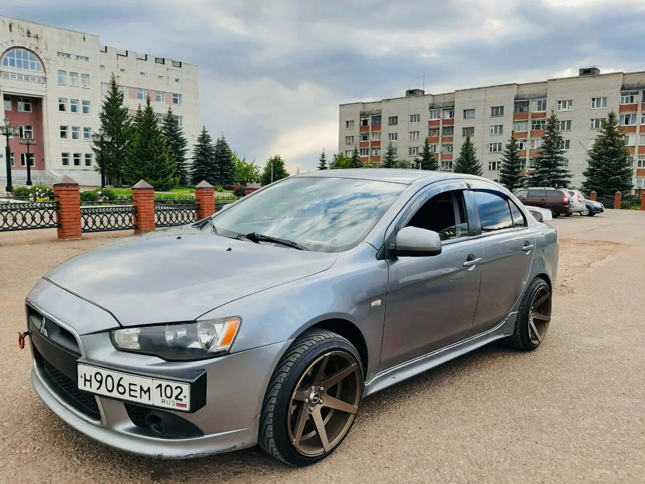 Mitsubishi lancer разболтовка. Mitsubishi Lancer 10 серый. Lancer 10 slik. Лансер 10 серый. Mitsubishi Lancer 10 r20.