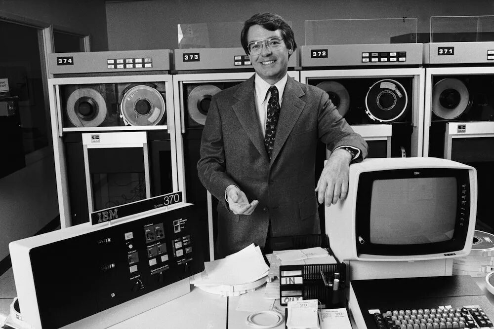 Invention of computers. Invention of computers. Компьютер 1930. Эниак 1946. Первый компьютер.