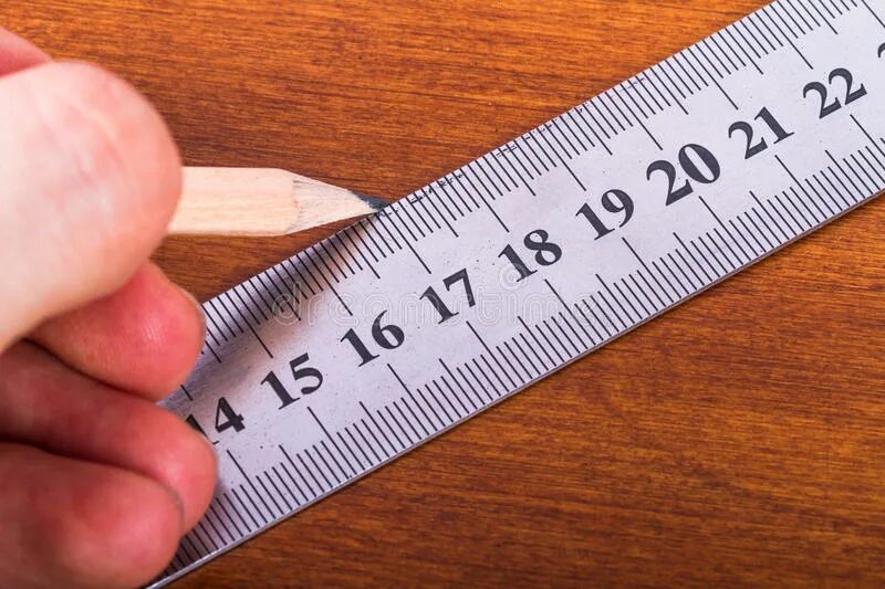 Сколько в пенале должно быть карандашей. На линейку лежащую на двух. На линейку лежащую на двух. Связь между силой тяжести и массой тела вес тела 7 класс. Как измерять линейкой.