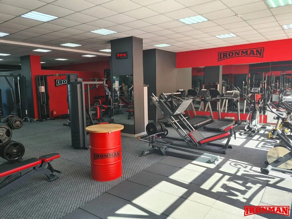 Тренажерный зал симферополь дмитрия ульянов. Спортзал neo симферополь. Альбион спортклуб симферополь. Спортзал neo. Тренажерный зал на героев сталинграда симферополь.