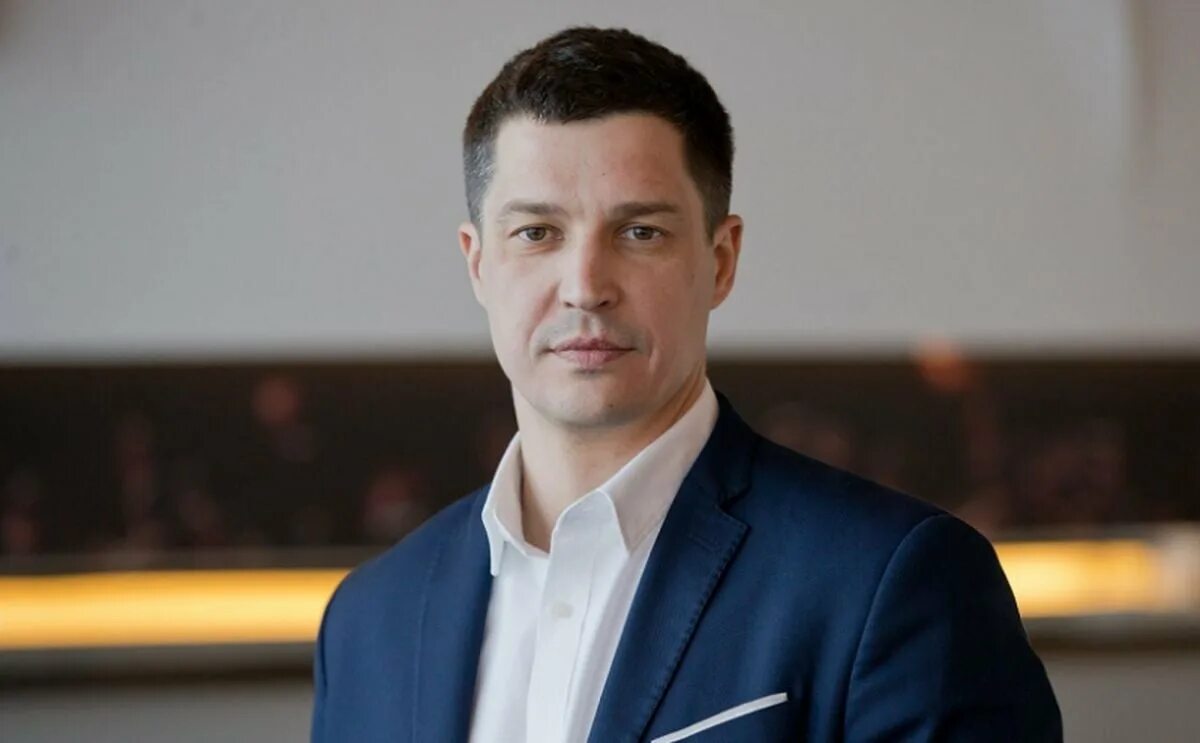 Гендиректор. Олег селиверстов омск аэропорт. Гендиректор. Генеральный директор компании. Руководитель фото.