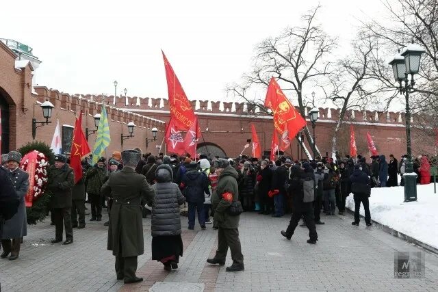 23 Февраля КПРФ. КПРФ митинг 23 февраля. Митинг КПРФ 23 февраля 2022. Митинг в Александровском саду. Митинг в москве 23 февраля