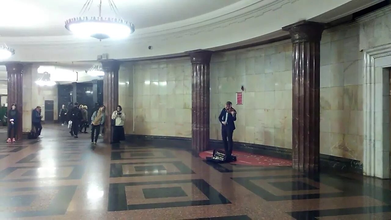 Метро курская. Метро курская кольцевая. Метро курская видео. Курская станция метро линия. Курская (станция метро, кольцевая линия).