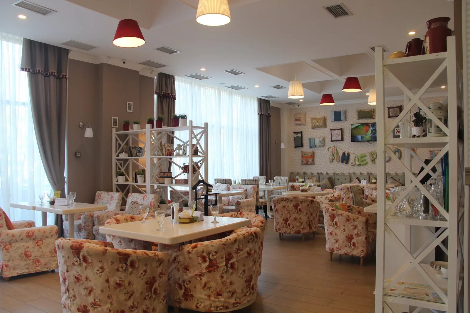 Ресторан андерсон. Андерсон измайлово. Кофейня андерсон смоленск. Ресторан андерсон в москве. Кафе андерсон воронцовский парк.