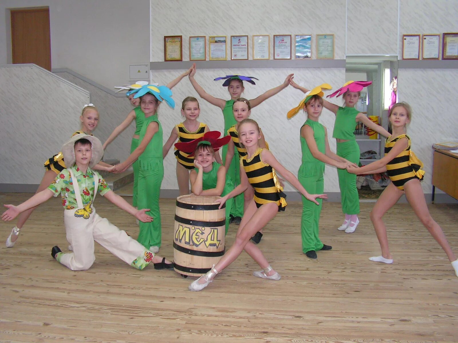 Дши 8 радуга. Дши 8 радуга. Дши 8 радуга. Дши 8 радуга самара. Радуга хореография.