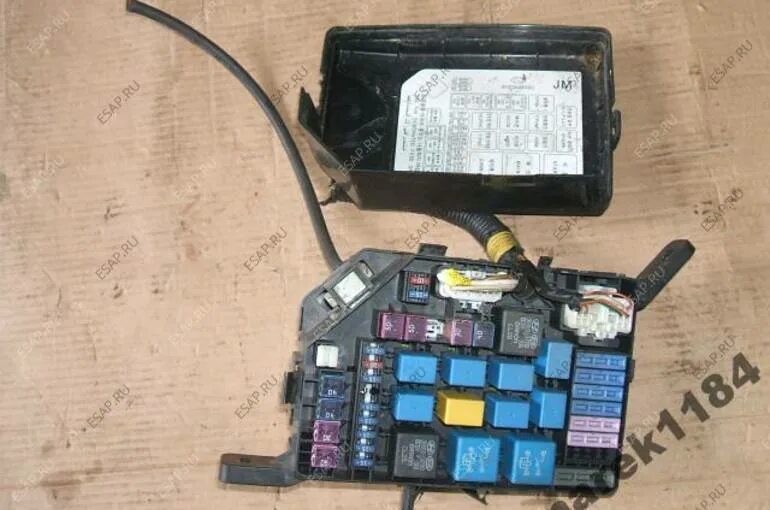 Предохранители на туксон 2019. Блок предохранителей хендай туксон 2006. Блок предохранителей туксон 2008г. Tucson tl блок предохранителей. Блок предохранителей туссан.