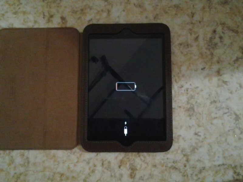 Ipad не включается. Ipad a1416 не заряжается. айпад 2 не заряжается. ipad 4 не заряжается u5900. айпад 1 2010 года не заряжается.