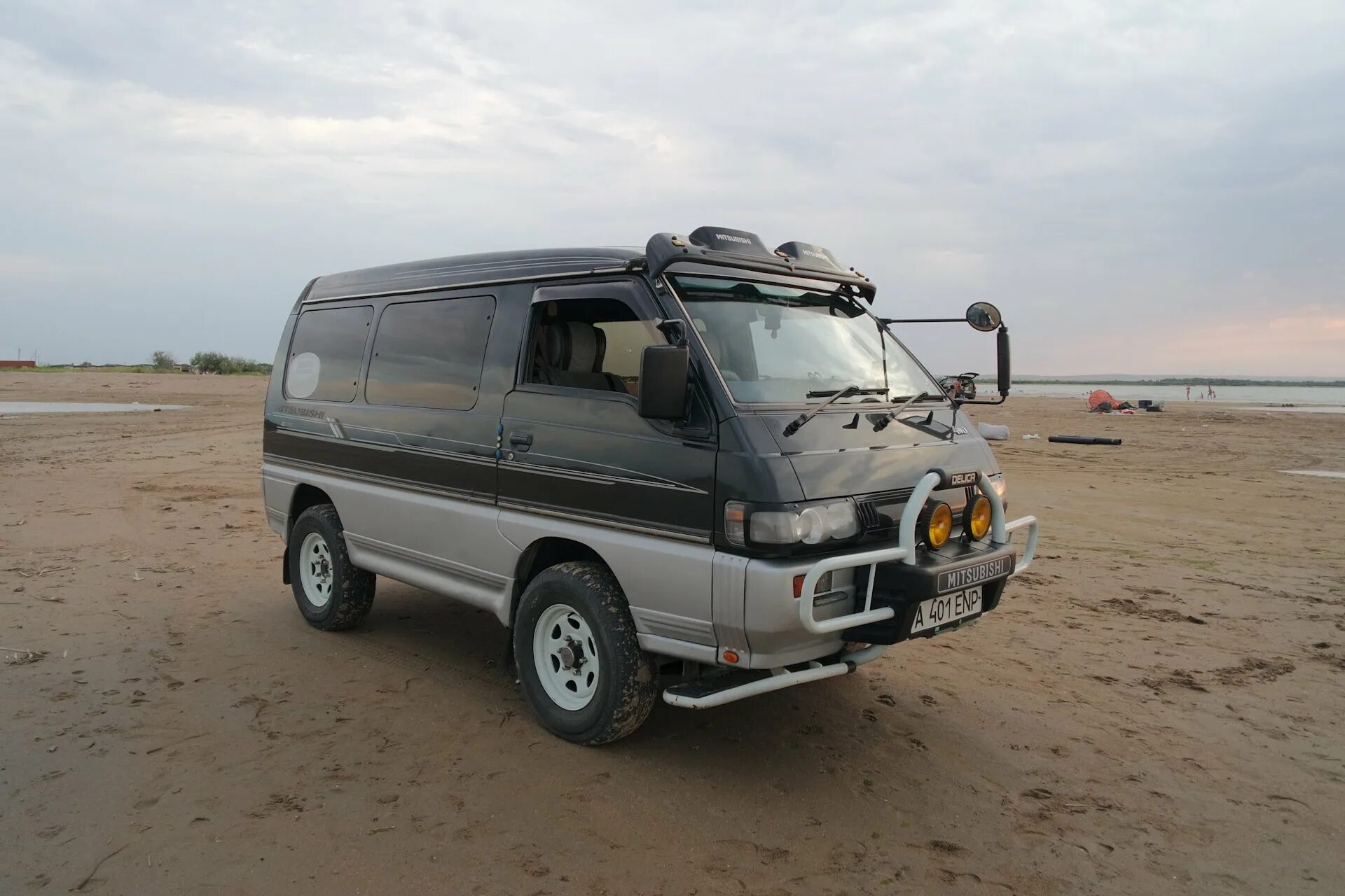 Кузов mitsubishi delica. Митсубиси Делика p35w. Mitsubishi Delica 35. Mitsubishi Delica 35 кузов. Mitsubishi Delica p35.