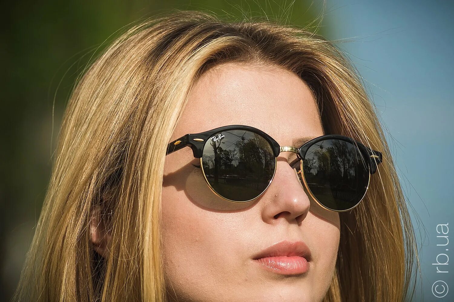 Ray ban wayfarer women. Реклама очков рейбан. Women ban. Women ban. Ray ban erika мужские.