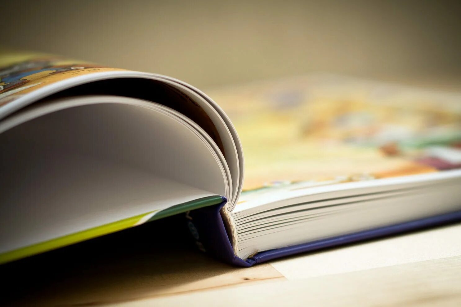 Книга в переплете листы. Переплет книжного блока. Интегральный переплет и мягкий переплет. Переплетная крышка. Книга для….