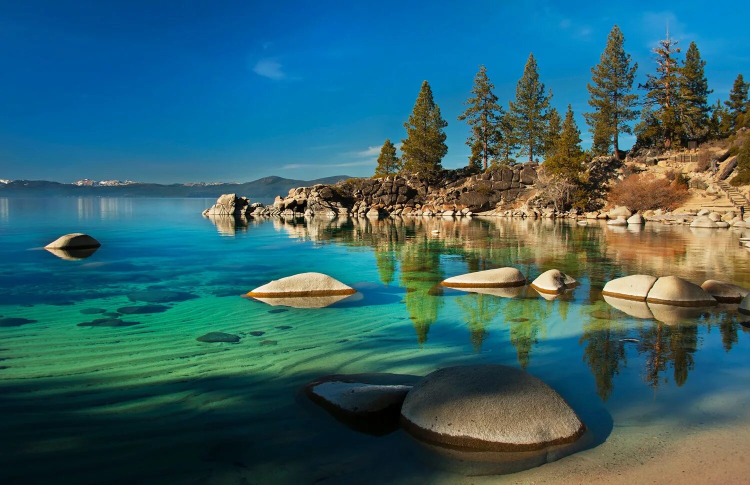 Кристально чистое озеро. Озеро Тахо Невада. Озеро Тахо, Невада, США. Озеро Тахо Калифорния. Озеро Тахо Калифорния США фото.