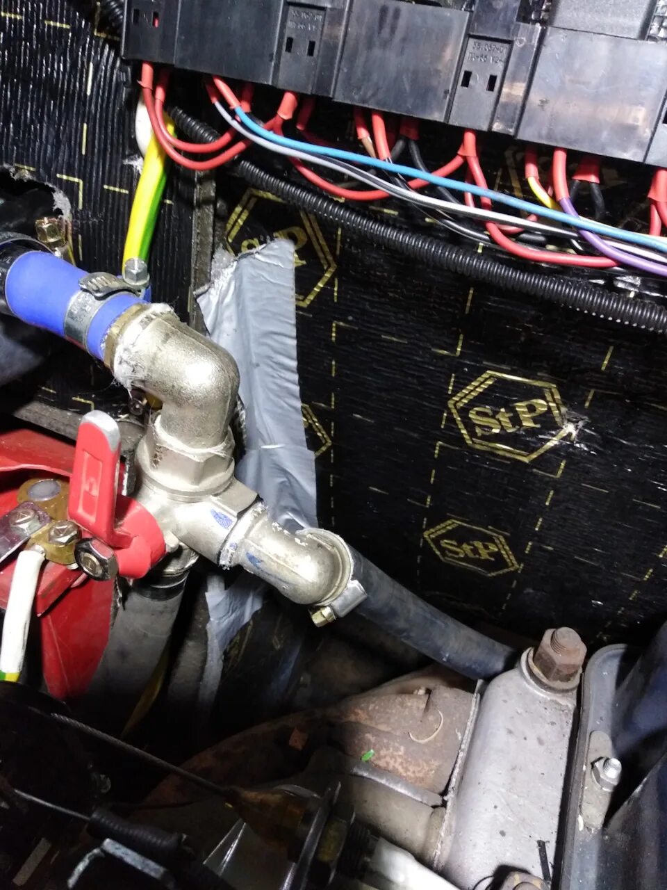 Патрубки печки ваз 2114. Кран радиатора печки ваз 2114. Подключение радиатора отопителя. Подключение радиатора отопителя. Подключение радиатора отопителя.