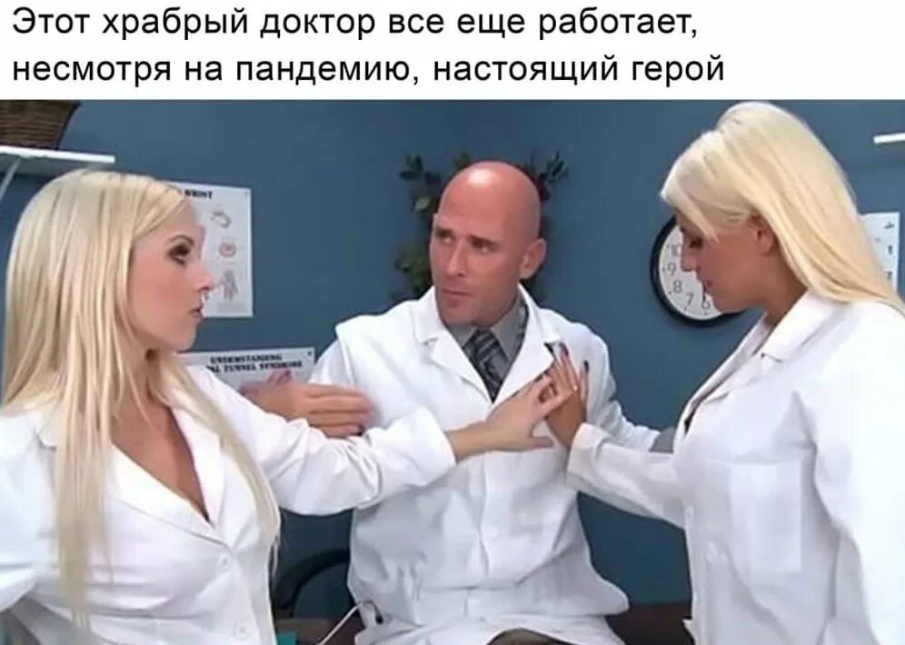 Сексуальный бес-предел тёлы на столе