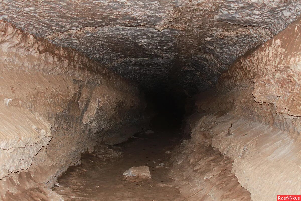 Cave hdri. новоафонская пещера железная дорога. голубинский провал архангельская область. пещера метро. пещера метро.