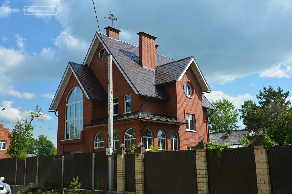 загородный дом пермь. коттедж в городе. пермь домики. богатые коттеджи пермь. дом в пригороде перми.