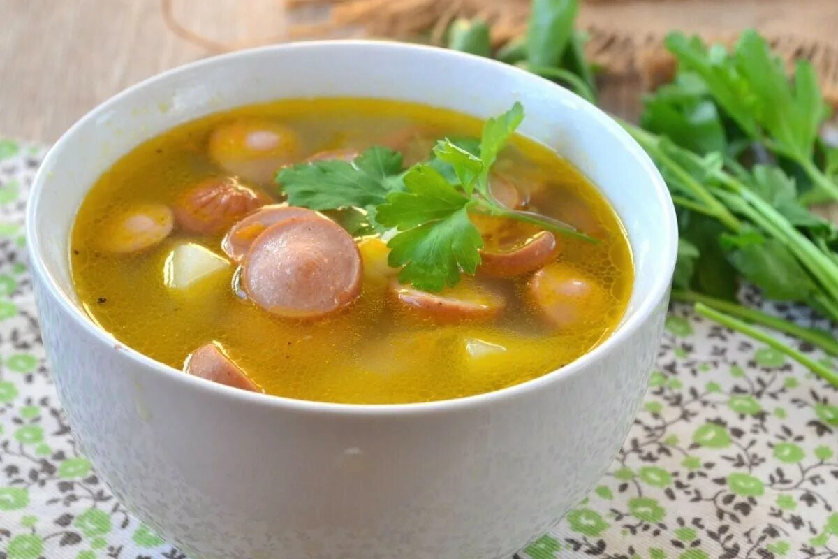 Первые блюда на каждый рецепты простые. Для супа. Ceg. Суп из сосисок. Овощной суп.