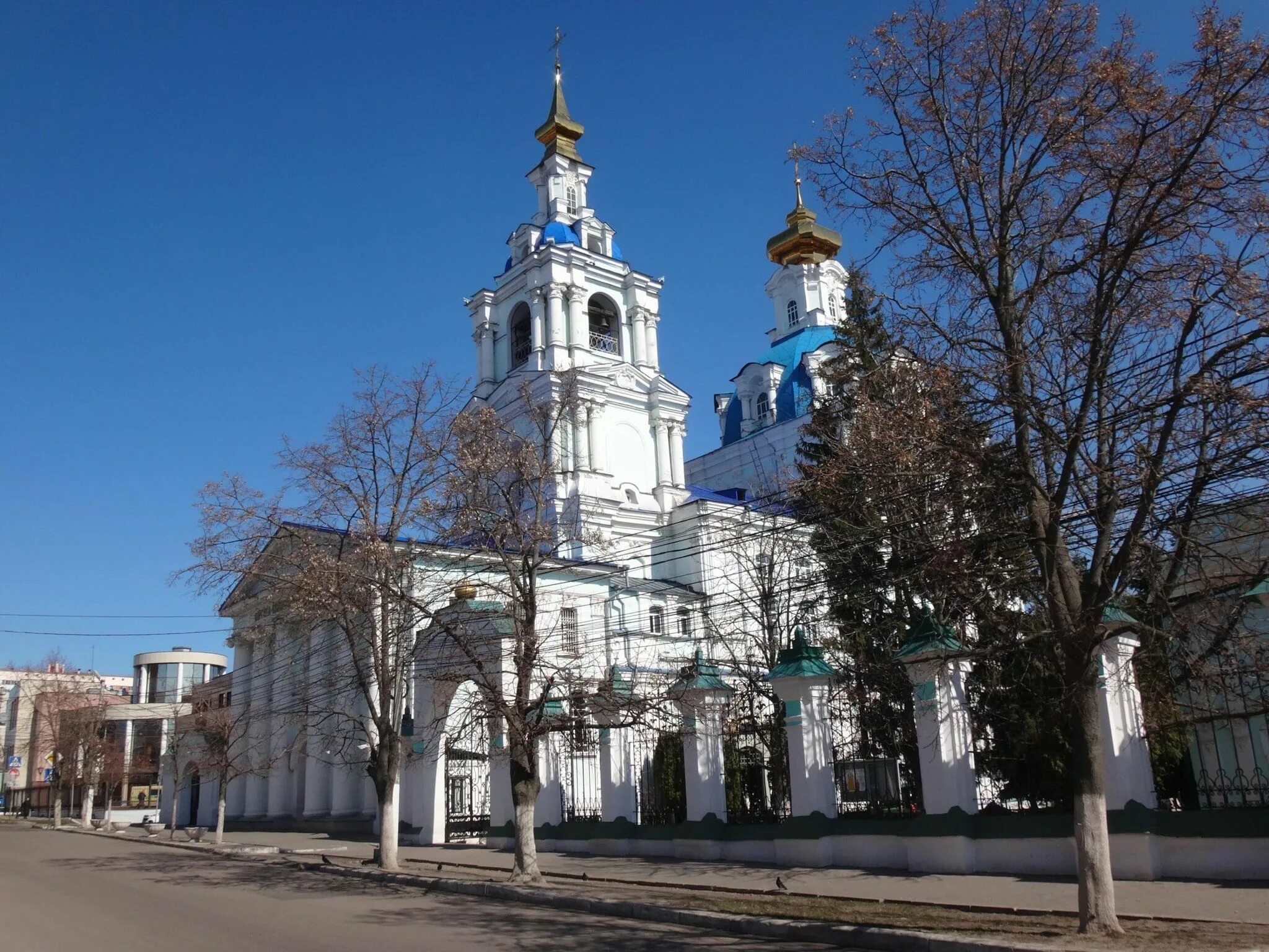 Каникулы в курской области. Сергиево Казанский храм Курск. Церковь на Максима Горького Курск.