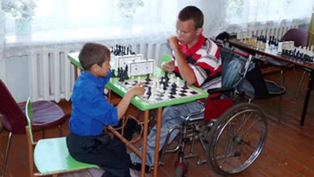Дети инвалиды играют. Мероприятия для инвалидов. Дети-инвалиды и дети с ограниченными возможностями. Игровая для детей с ограниченными возможностями. Дети инвалиды.