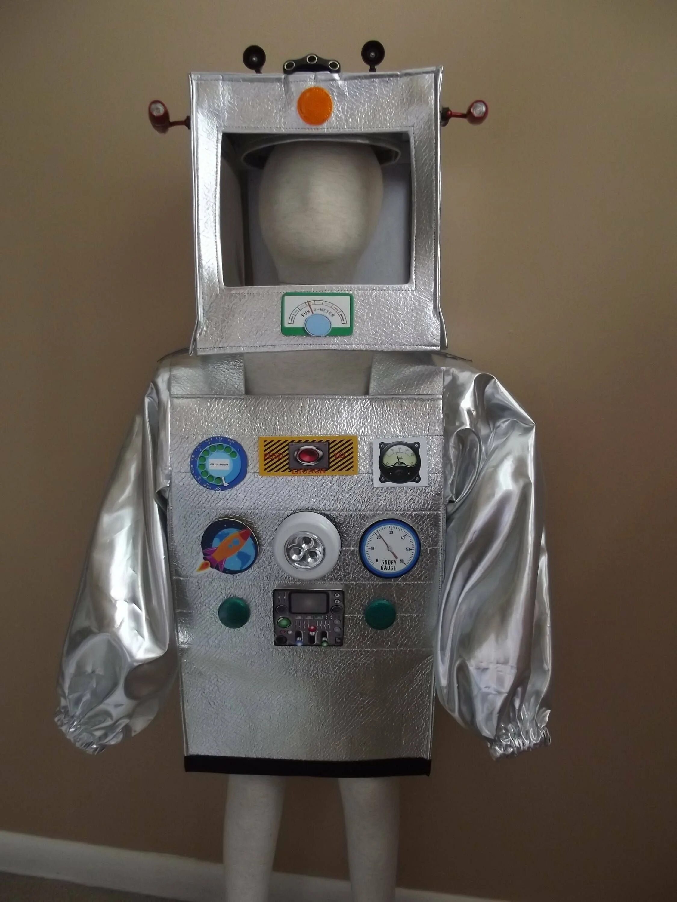 Детский костюм робота. Костюм робота икеа. новогодний костюм роботы поезда. костюм робота солнышко. костюм робота черный 110-116.
