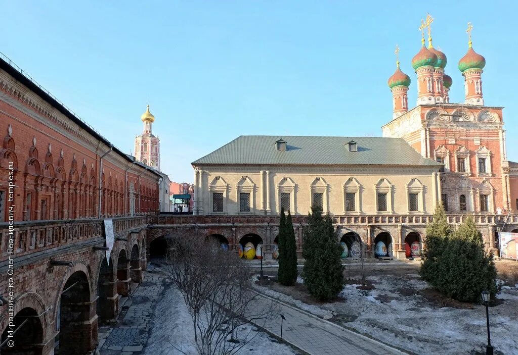 Высокопетровский монастырь сайт. Высокопетровский монастырь. Старопетровский монастырь Москва. Петровский мужской монастырь в Москве.