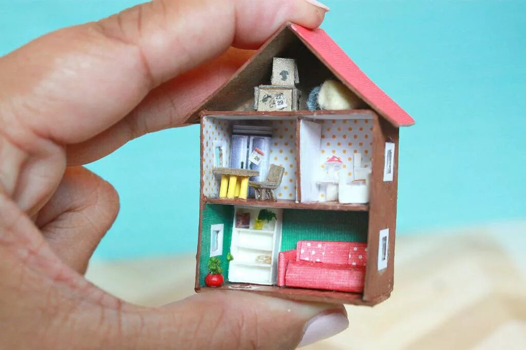 Создать на дому маленькую. Домик миниатюра. Миниатюрные домики. Миниатюрный кукольный домик. Домики из коробочек.