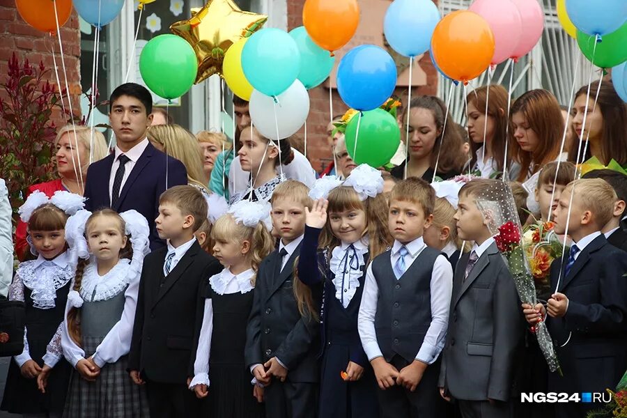 Сайт школы 153 Красноярск Покровский. Первоклашки звезд. Школа в Покровском. Первоклассники в школе Красноярск.