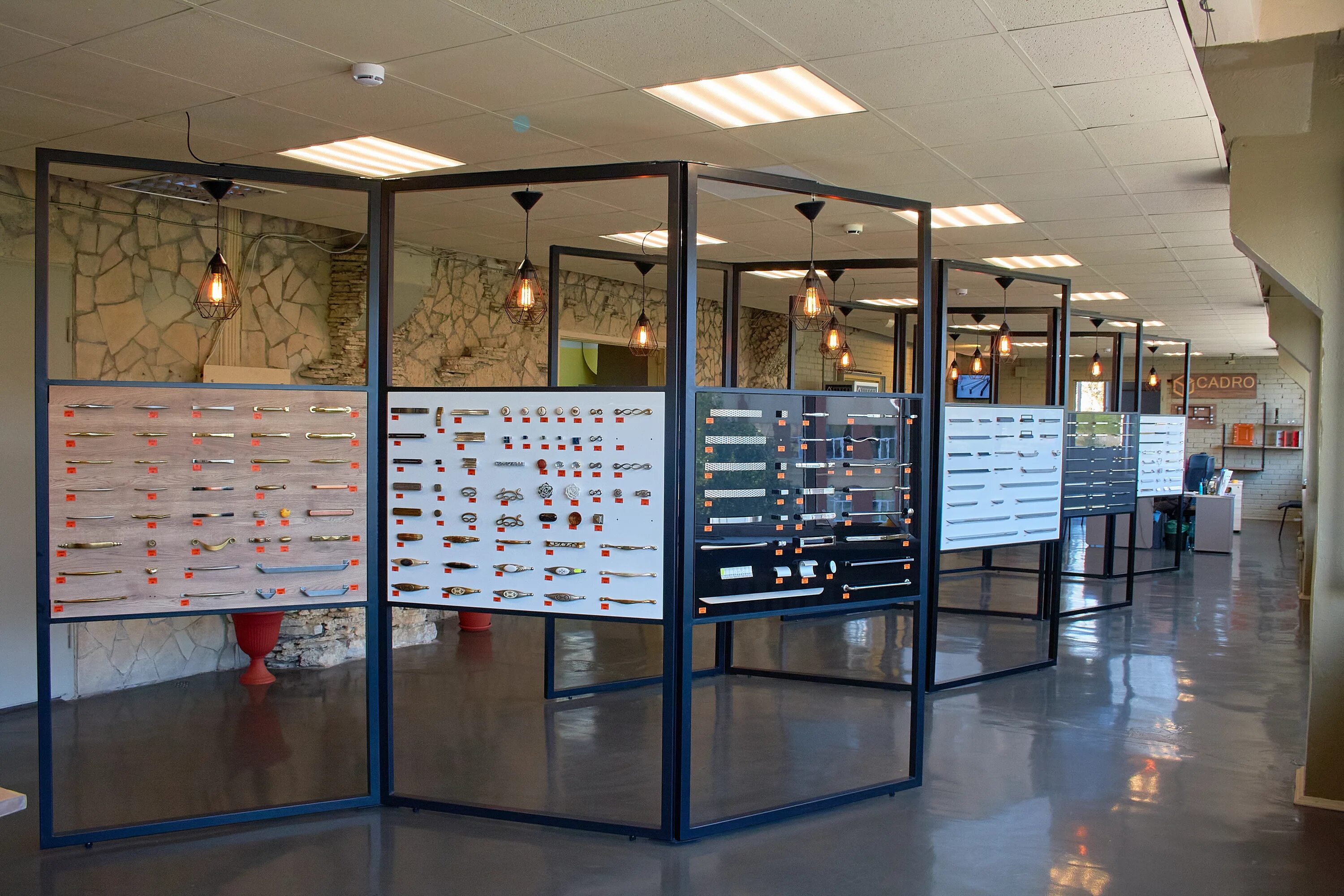 15179z19220. ручка-скоба 96 мм с фарфоровой вставкой giusti классика. 49 224 metakor. россо мебельная фурнитура. ручка латунь фурнитура 1200.