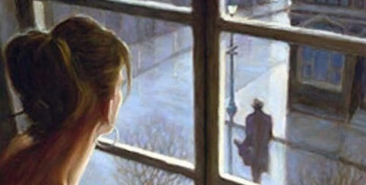 парень под окном девушки. поцелуй. кричит в окно. влюбленные ночью. поцелуй в подъезде.