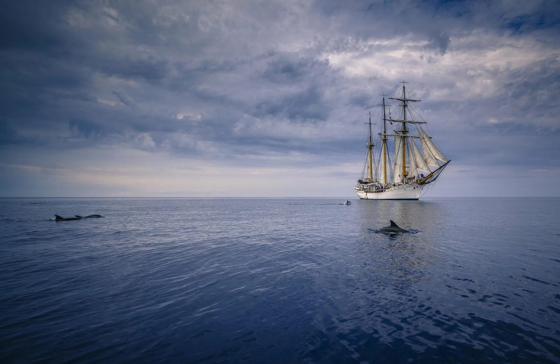 Крузенштерн корабль. Корабль в море. Парусник в море. Красивый корабль. Фрегат вода