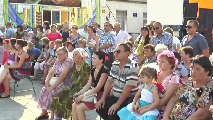 Зимовники сокол. Бессмертный полк Зимовники. Парк Кучман Зимовники. Зимовники ветераны. Достопримечательности поселка Зимовники.