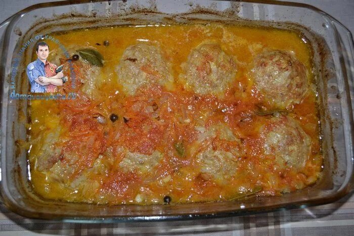 Голубцы в духовке в томатно-сметанном соусе. Голубцы запеченные. Голубцы. Голубцы на протвине в духовке. Голубцы запеченные в духовке.