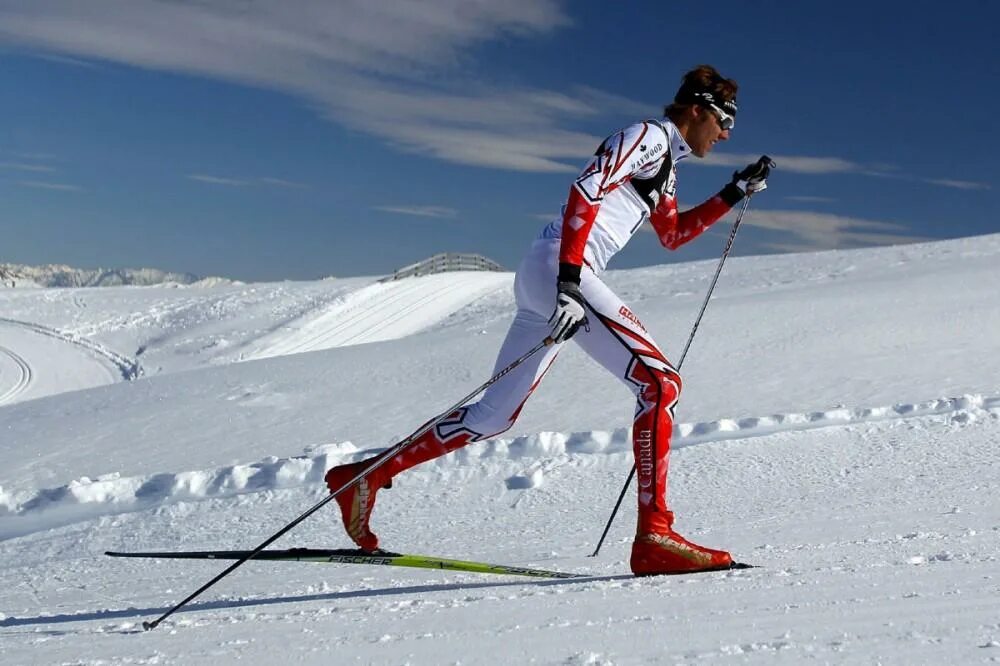 Виды гонок на лыжах. Кросс Кантри скиинг. Горнолыжный спорт. Лыжи спорт. Лыжник.