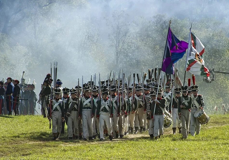 В каком томе бородинское сражение. Бородинская битва 1812. Русские солдаты Бородино 1812 года. Бородино сражение 1812 года солдаты. Поле Бородино 1812.