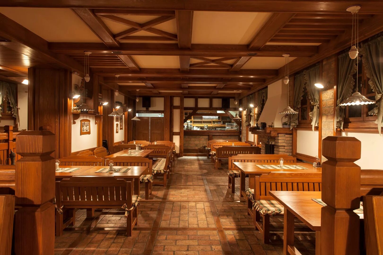 100 мест где поесть. Белград Сербия старые рестораны. Белград самое старое кафе. Таверна Старая подкова. Старинный Сербская таверна.
