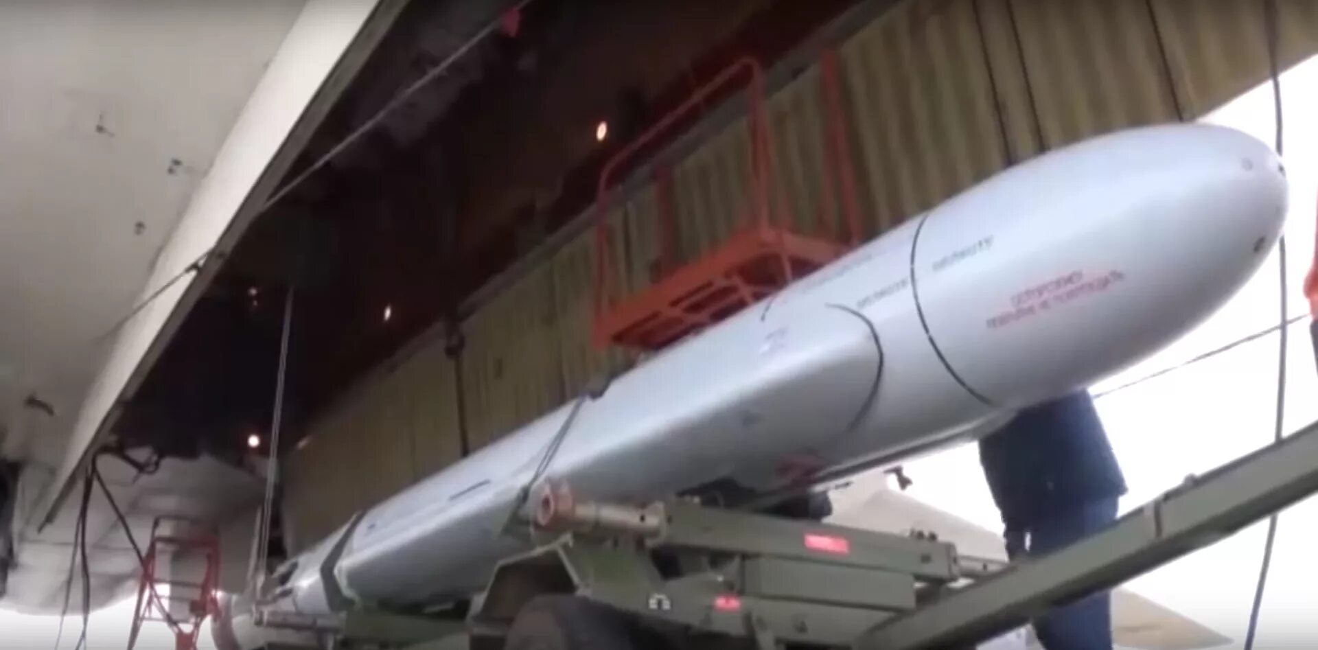 Крылатая ракета х 101. Х-555 стратегическая Крылатая ракета. Ту-160 бомболюк. Ту-160 х-101. Ракет воздух-земля х-55.