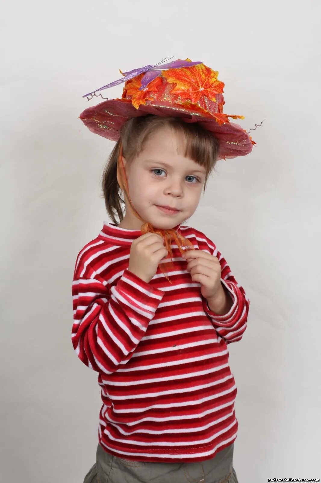 шляпка на праздник осени. оригинальная шляпка в садик. украшение шляпки для детского сада. шляпа для мальчика. осенняя шляпка в детский сад.