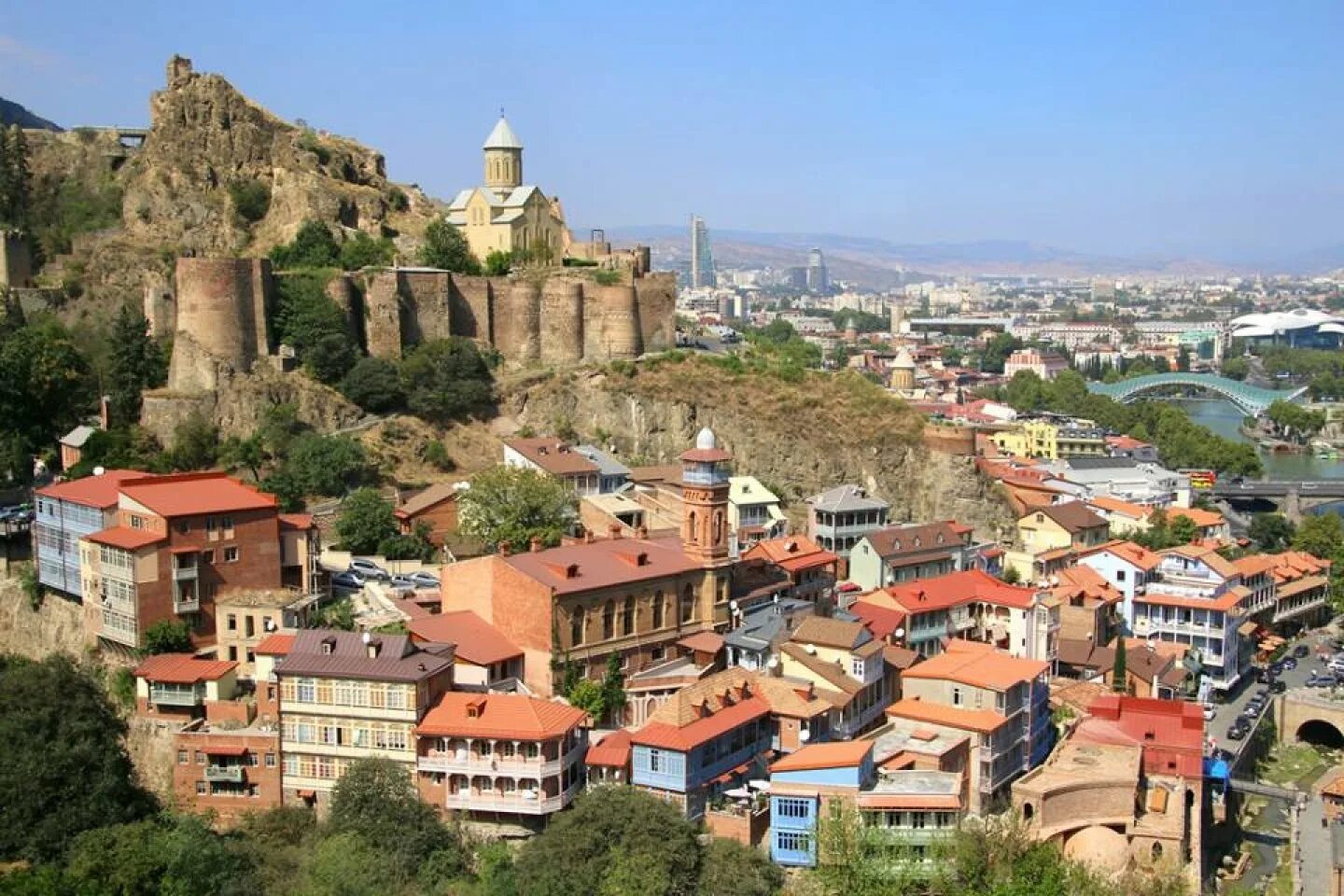 Где город тбилиси. Крепость Нарикала в Тбилиси. Крепость Нарикала Абанотубани. Крепостной комплекс Нарикала. Нарикала старый Тбилиси.