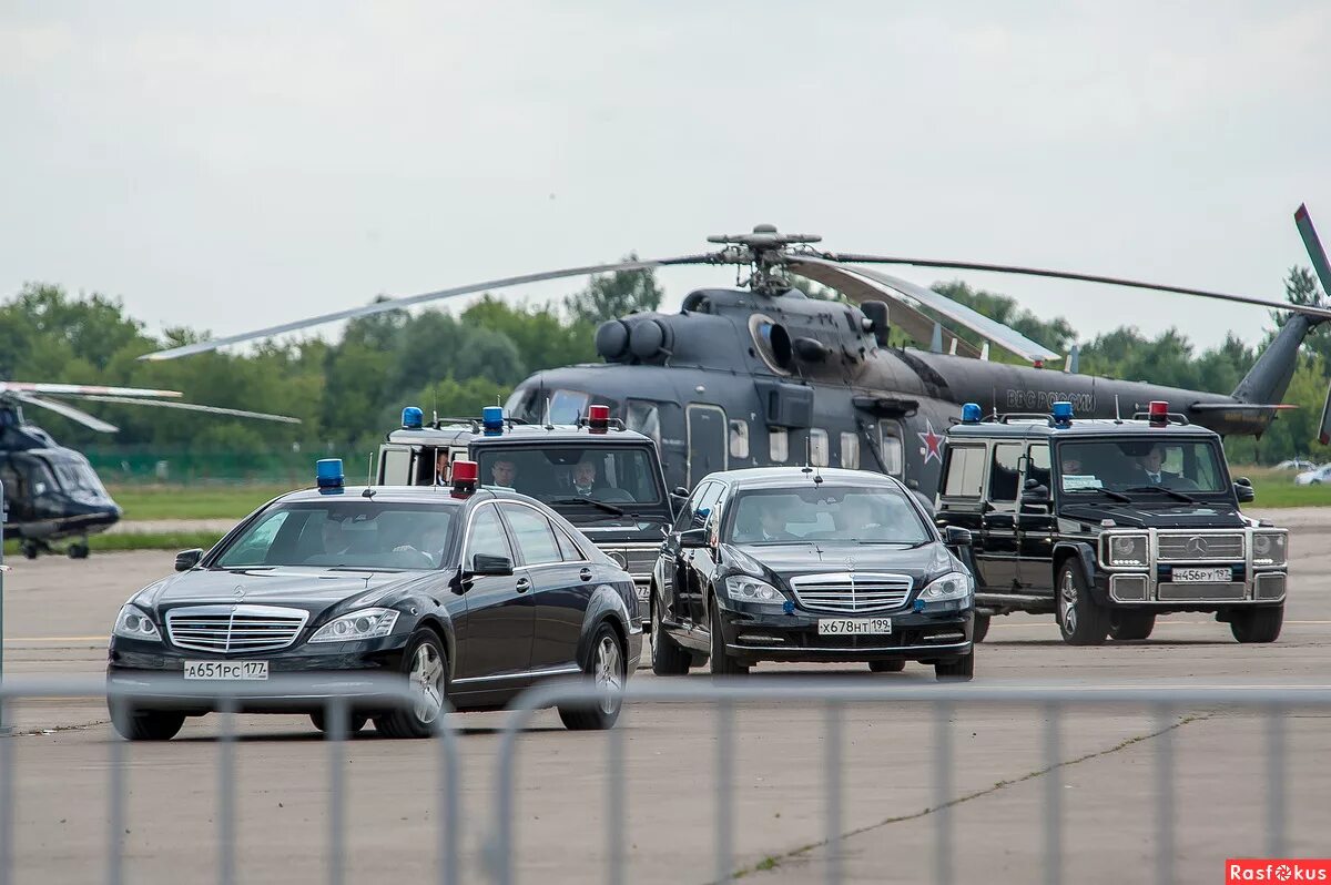 вертолет оак. автомобильный рынок в москве и московской области. авторынок у вертолета екатеринбург. авторынок вертолет. авторынок вертолёт череповец продажа авто.