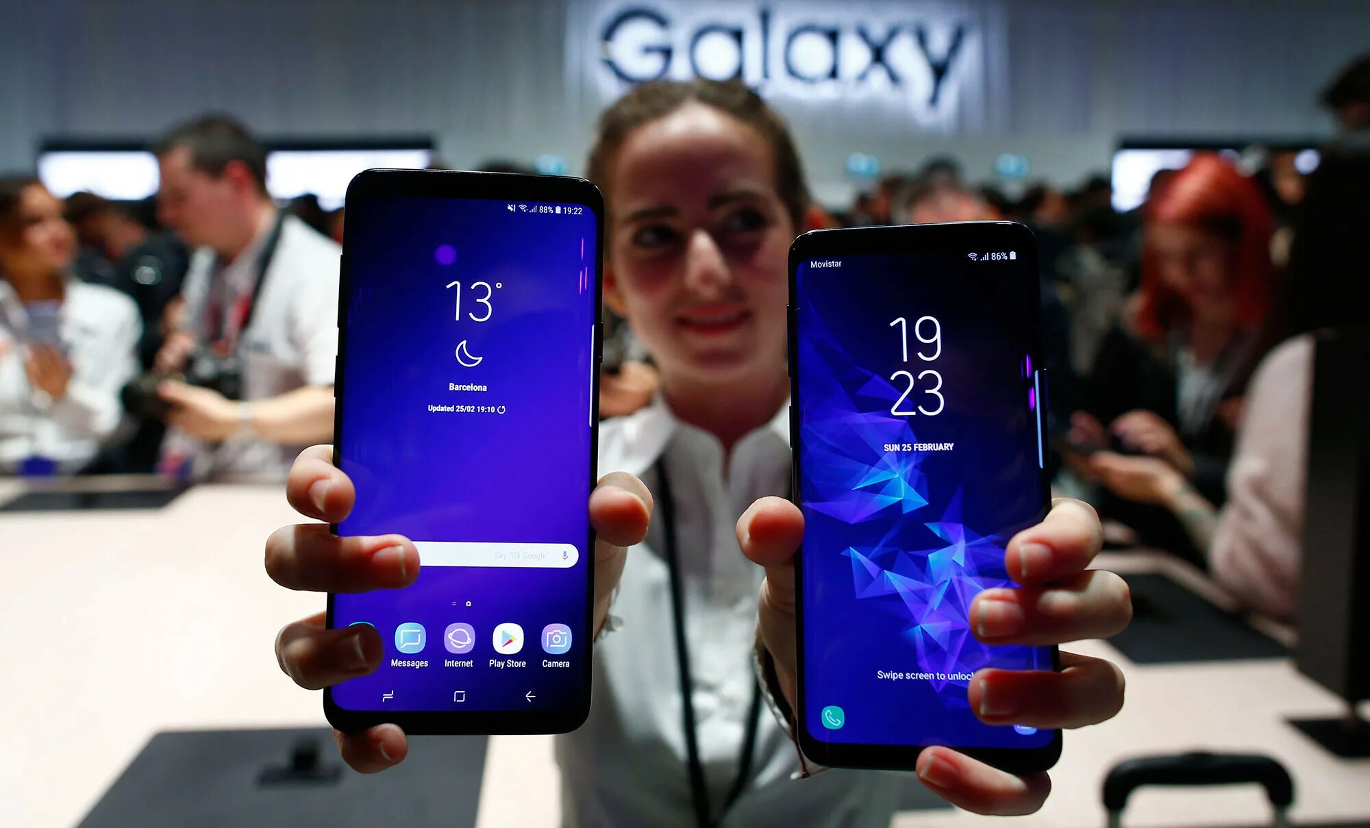 Когда вышли мобильные телефоны. Galaxy s9. Samsung Galaxy s9 Дата выхода. Samsung Galaxy s9 Camera. Самсунг Galaxy s9+ самая последняя модель.