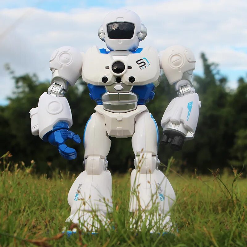 Дистанционное управление роботом. Голубой робот игрушка. Умный робот. Интелектуальные робот. Чем отличается робот от дистанционно управляемой машины