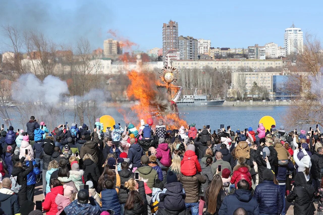 Почему запретили масленицу. Массовые гуляния. Масленица Ростов. Масленица Ростовская область. Масленица в Ростове на Дону.